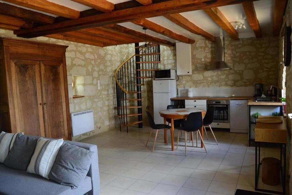 Vila La Grange De L'Olive Chinon Exteriér fotografie